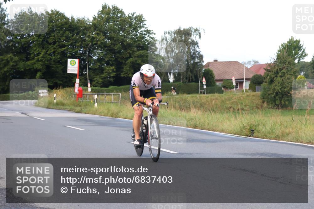 25.08.2024 - Elbe Triathlon Hamburg Fuchs,  Jonas http://msf.ph/oto/6837403 25.08.2024 08:50:06 Radfahren 73 meine-sportfotos.de