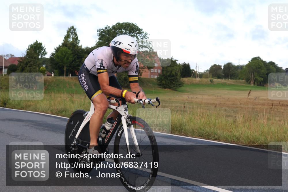 25.08.2024 - Elbe Triathlon Hamburg Fuchs,  Jonas http://msf.ph/oto/6837419 25.08.2024 08:50:06 Radfahren 73 meine-sportfotos.de