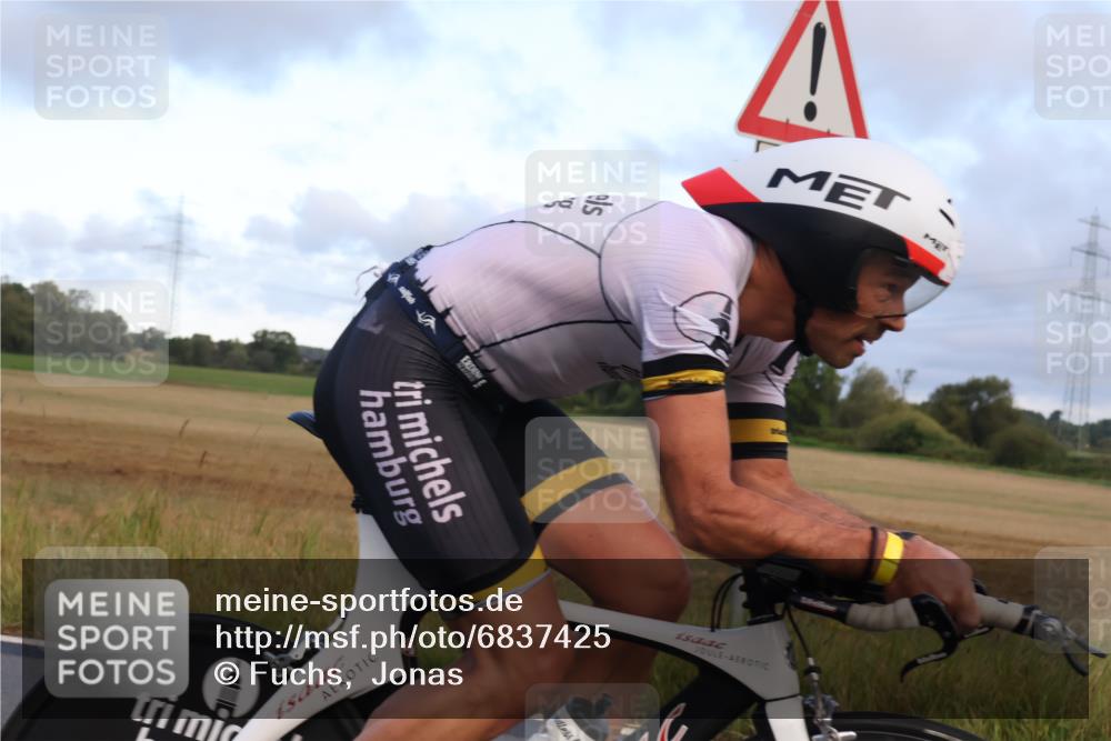 25.08.2024 - Elbe Triathlon Hamburg Fuchs,  Jonas http://msf.ph/oto/6837425 25.08.2024 08:50:07 Radfahren 73 meine-sportfotos.de