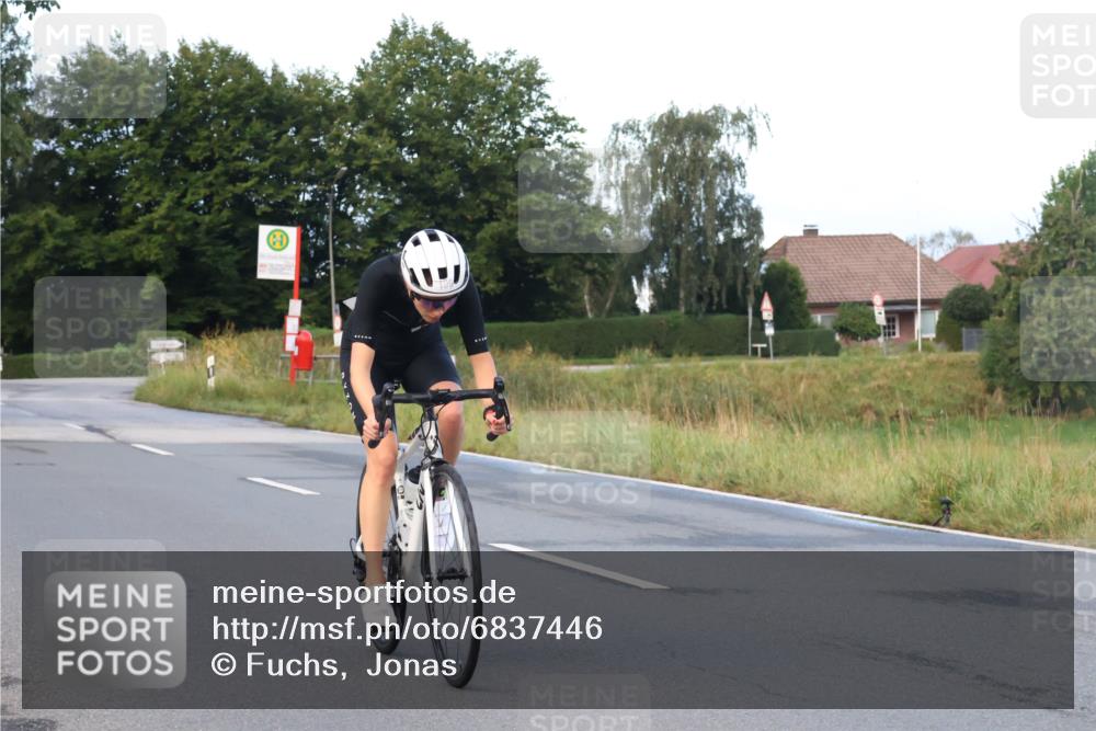 25.08.2024 - Elbe Triathlon Hamburg Fuchs,  Jonas http://msf.ph/oto/6837446 25.08.2024 08:50:17 Radfahren 109 meine-sportfotos.de