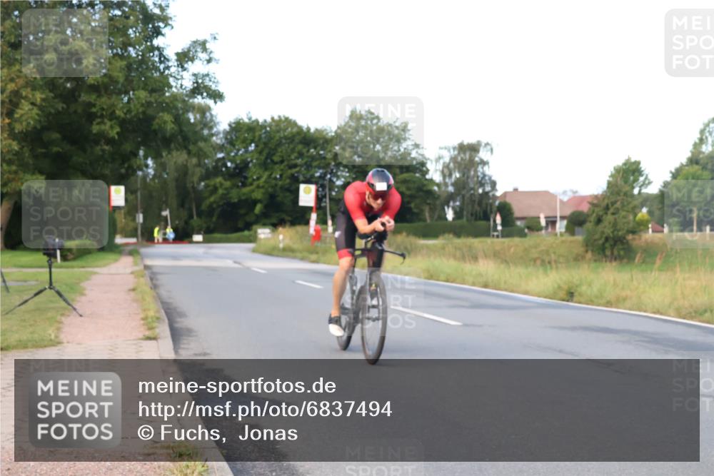 25.08.2024 - Elbe Triathlon Hamburg Fuchs,  Jonas http://msf.ph/oto/6837494 25.08.2024 08:50:36 Radfahren 82, 78 meine-sportfotos.de