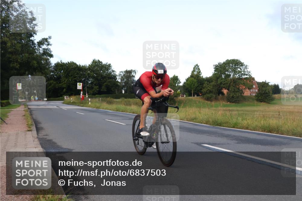 25.08.2024 - Elbe Triathlon Hamburg Fuchs,  Jonas http://msf.ph/oto/6837503 25.08.2024 08:50:37 Radfahren 82, 78 meine-sportfotos.de