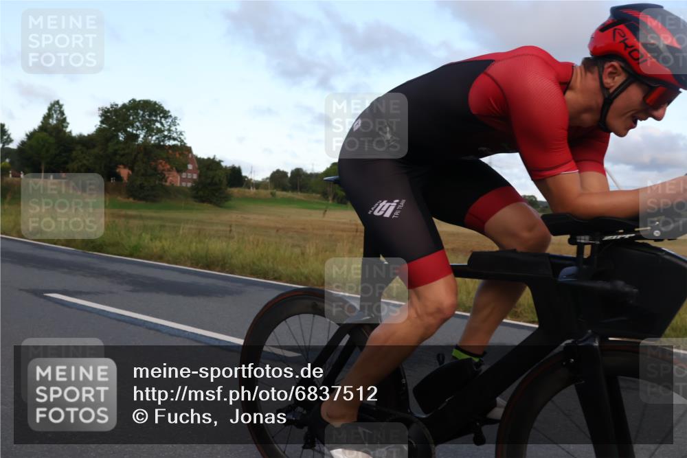 25.08.2024 - Elbe Triathlon Hamburg Fuchs,  Jonas http://msf.ph/oto/6837512 25.08.2024 08:50:37 Radfahren 82, 78 meine-sportfotos.de