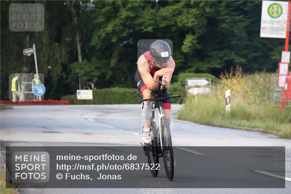 25.08.2024 - Elbe Triathlon Hamburg Fuchs,  Jonas http://msf.ph/oto/6837522 25.08.2024 08:50:42 Radfahren 78 meine-sportfotos.de