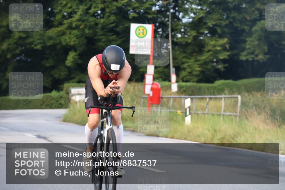 25.08.2024 - Elbe Triathlon Hamburg Fuchs,  Jonas http://msf.ph/oto/6837537 25.08.2024 08:50:43 Radfahren 78 meine-sportfotos.de