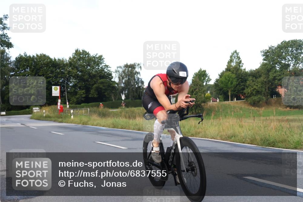 25.08.2024 - Elbe Triathlon Hamburg Fuchs,  Jonas http://msf.ph/oto/6837555 25.08.2024 08:50:44 Radfahren 78 meine-sportfotos.de