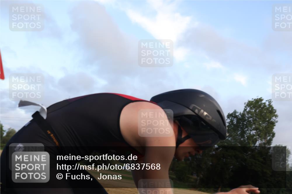 25.08.2024 - Elbe Triathlon Hamburg Fuchs,  Jonas http://msf.ph/oto/6837568 25.08.2024 08:50:44 Radfahren 78 meine-sportfotos.de
