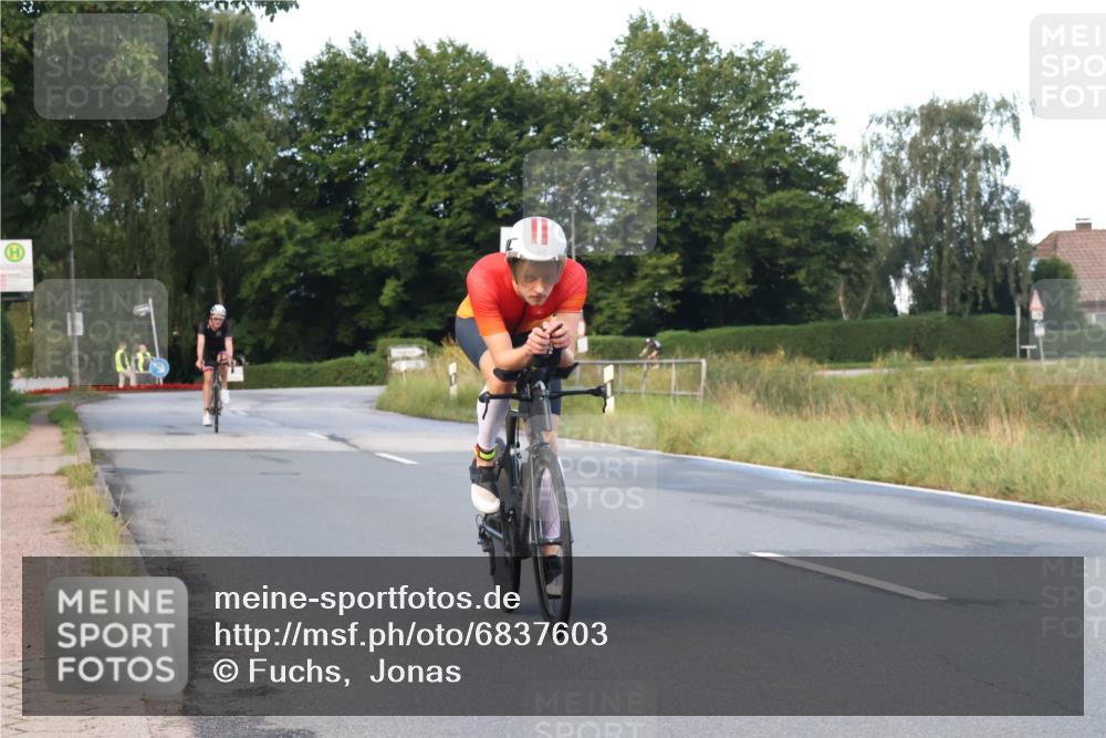 25.08.2024 - Elbe Triathlon Hamburg Fuchs,  Jonas http://msf.ph/oto/6837603 25.08.2024 08:50:53 Radfahren 68, 62 meine-sportfotos.de