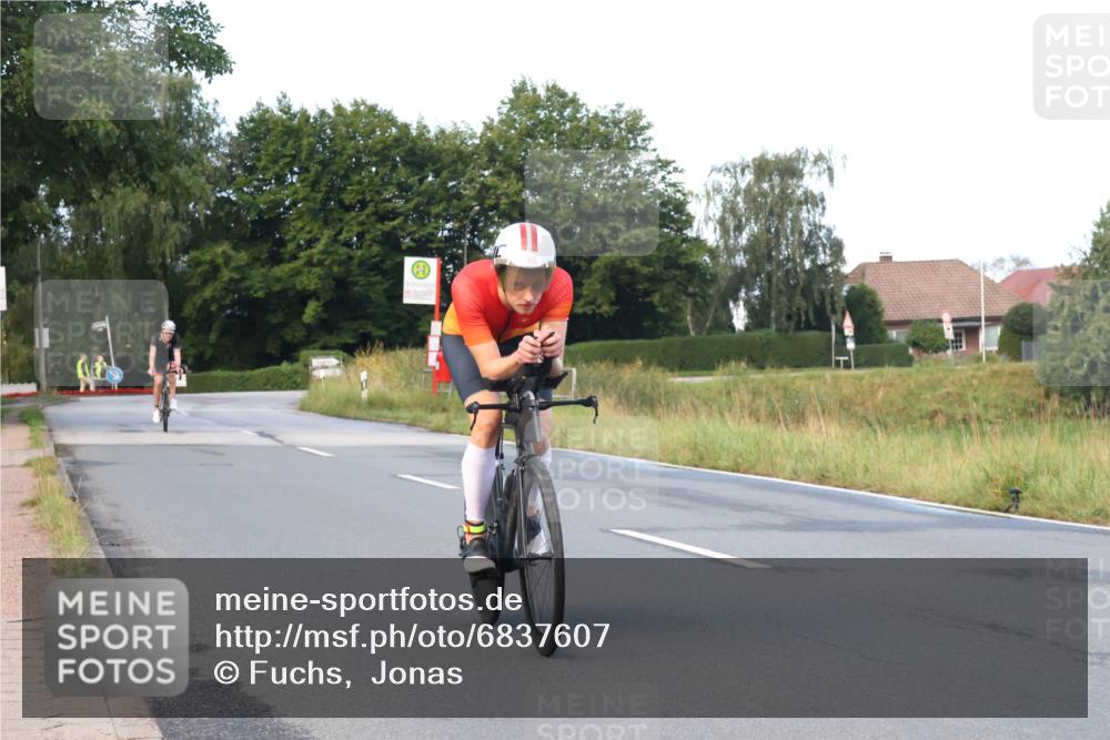 25.08.2024 - Elbe Triathlon Hamburg Fuchs,  Jonas http://msf.ph/oto/6837607 25.08.2024 08:50:53 Radfahren 68, 62 meine-sportfotos.de