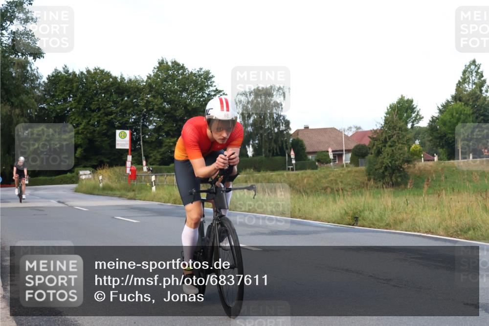 25.08.2024 - Elbe Triathlon Hamburg Fuchs,  Jonas http://msf.ph/oto/6837611 25.08.2024 08:50:53 Radfahren 68, 62 meine-sportfotos.de