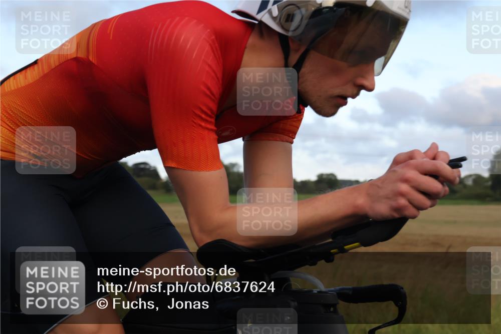 25.08.2024 - Elbe Triathlon Hamburg Fuchs,  Jonas http://msf.ph/oto/6837624 25.08.2024 08:50:53 Radfahren 68, 62 meine-sportfotos.de