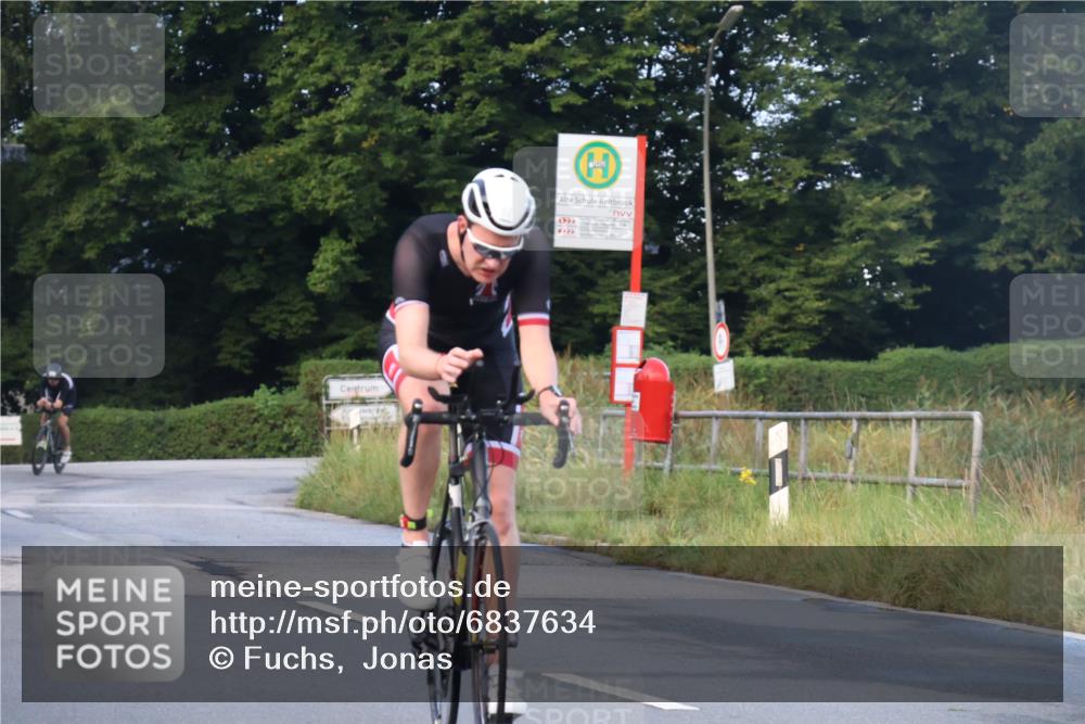 25.08.2024 - Elbe Triathlon Hamburg Fuchs,  Jonas http://msf.ph/oto/6837634 25.08.2024 08:50:55 Radfahren 68, 62, 164 meine-sportfotos.de