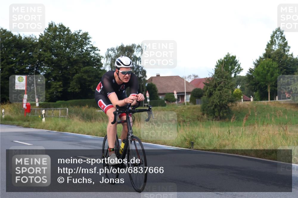 25.08.2024 - Elbe Triathlon Hamburg Fuchs,  Jonas http://msf.ph/oto/6837666 25.08.2024 08:50:56 Radfahren 68, 62, 164 meine-sportfotos.de