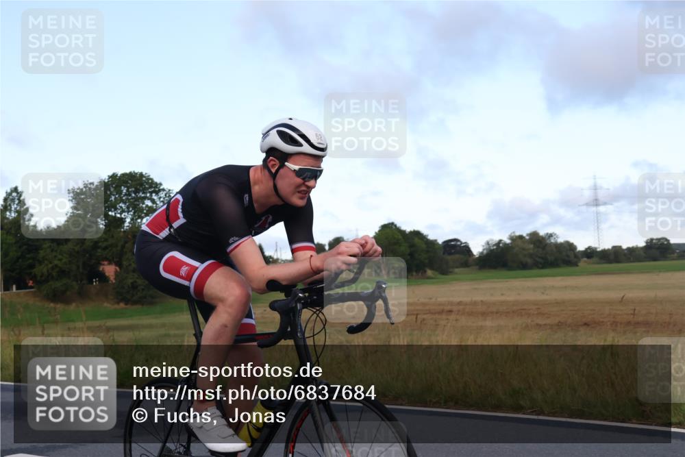 25.08.2024 - Elbe Triathlon Hamburg Fuchs,  Jonas http://msf.ph/oto/6837684 25.08.2024 08:50:57 Radfahren 68, 62, 164 meine-sportfotos.de