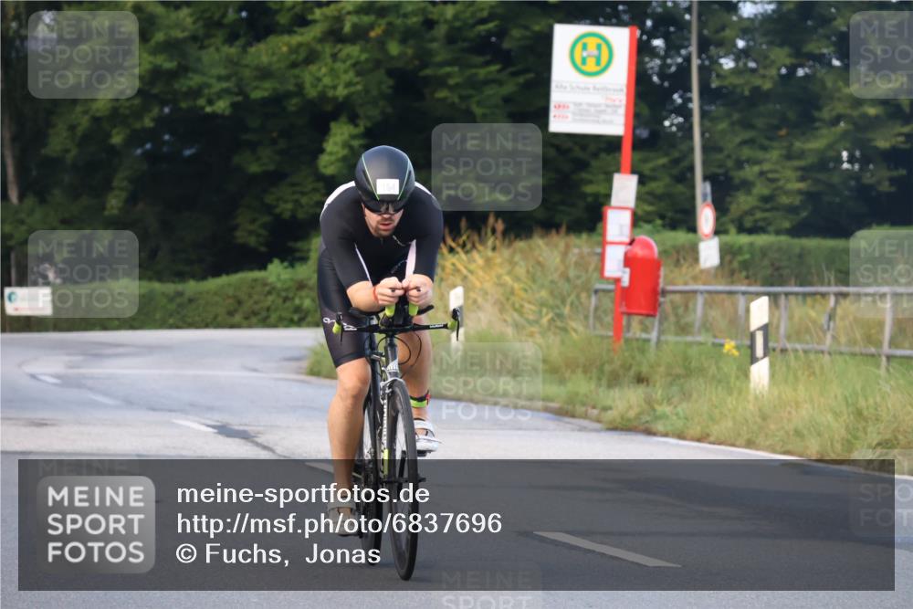 25.08.2024 - Elbe Triathlon Hamburg Fuchs,  Jonas http://msf.ph/oto/6837696 25.08.2024 08:51:01 Radfahren 62, 164 meine-sportfotos.de