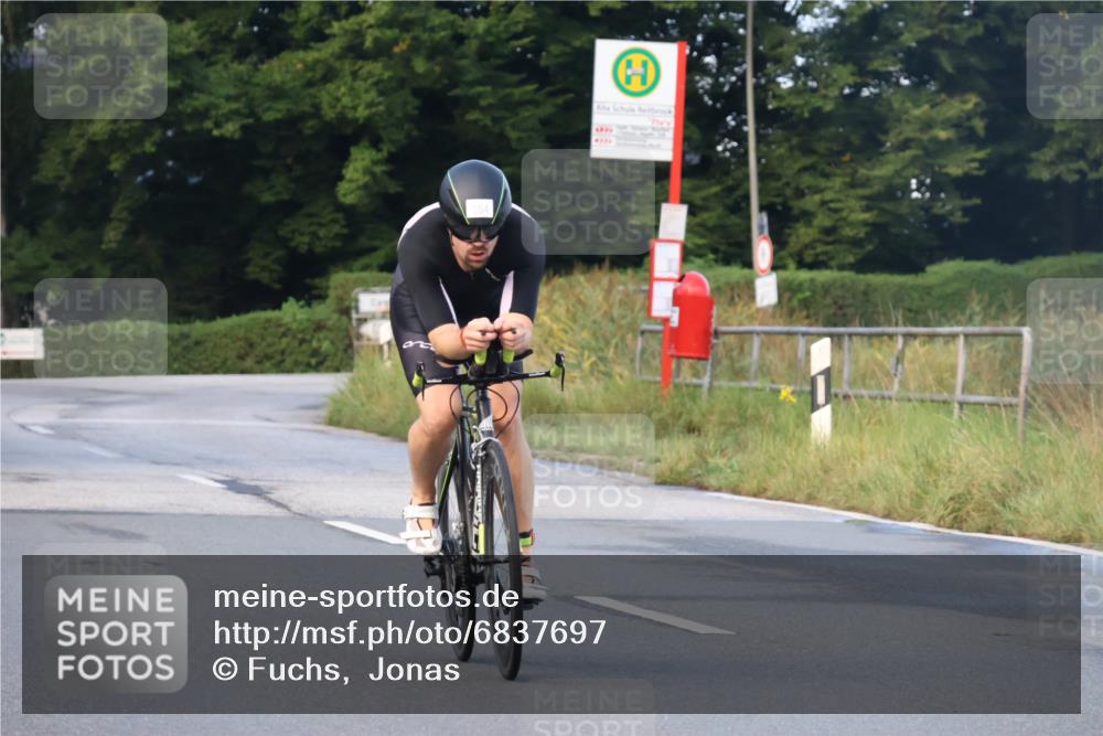25.08.2024 - Elbe Triathlon Hamburg Fuchs,  Jonas http://msf.ph/oto/6837697 25.08.2024 08:51:01 Radfahren 62, 164 meine-sportfotos.de