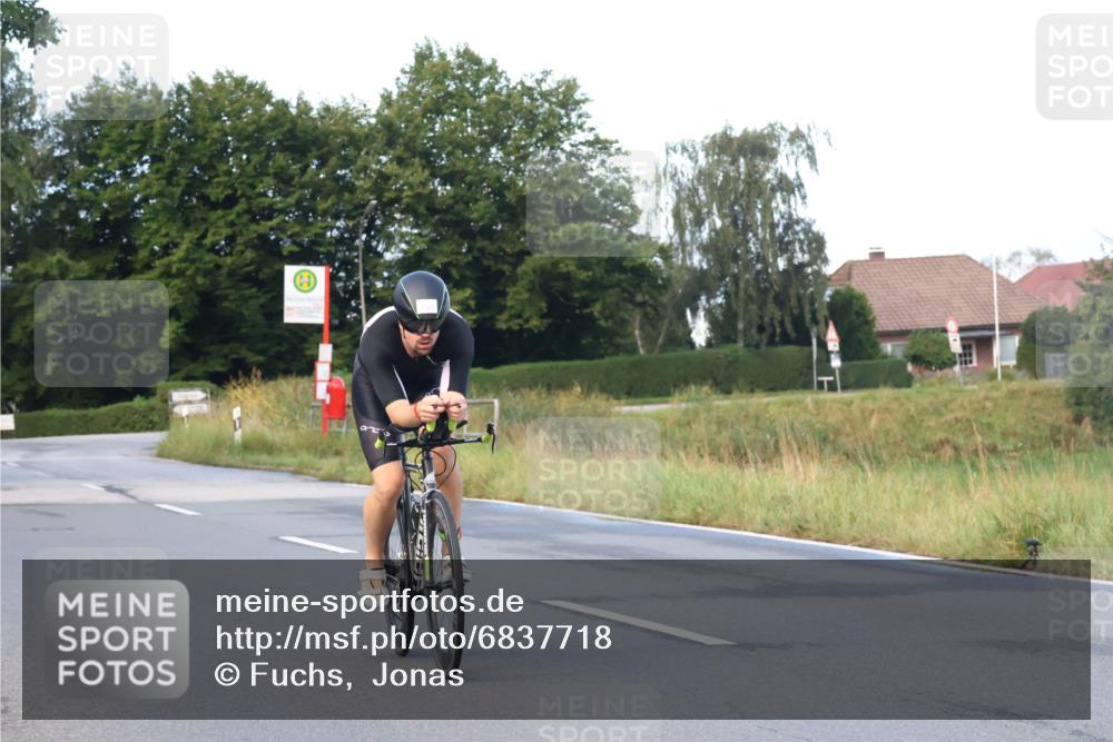 25.08.2024 - Elbe Triathlon Hamburg Fuchs,  Jonas http://msf.ph/oto/6837718 25.08.2024 08:51:02 Radfahren 164 meine-sportfotos.de