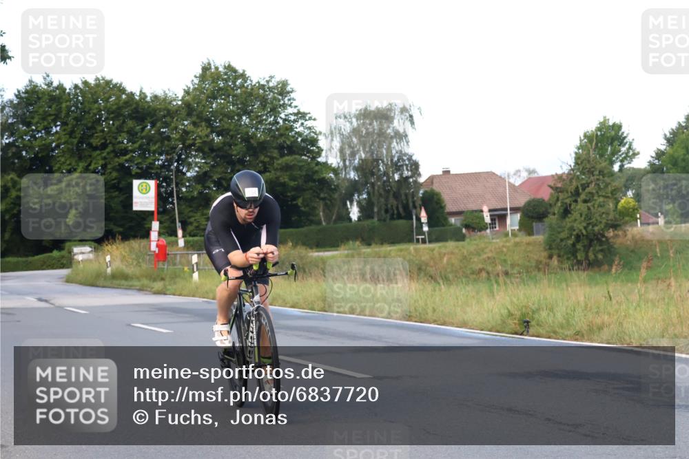 25.08.2024 - Elbe Triathlon Hamburg Fuchs,  Jonas http://msf.ph/oto/6837720 25.08.2024 08:51:02 Radfahren 164 meine-sportfotos.de