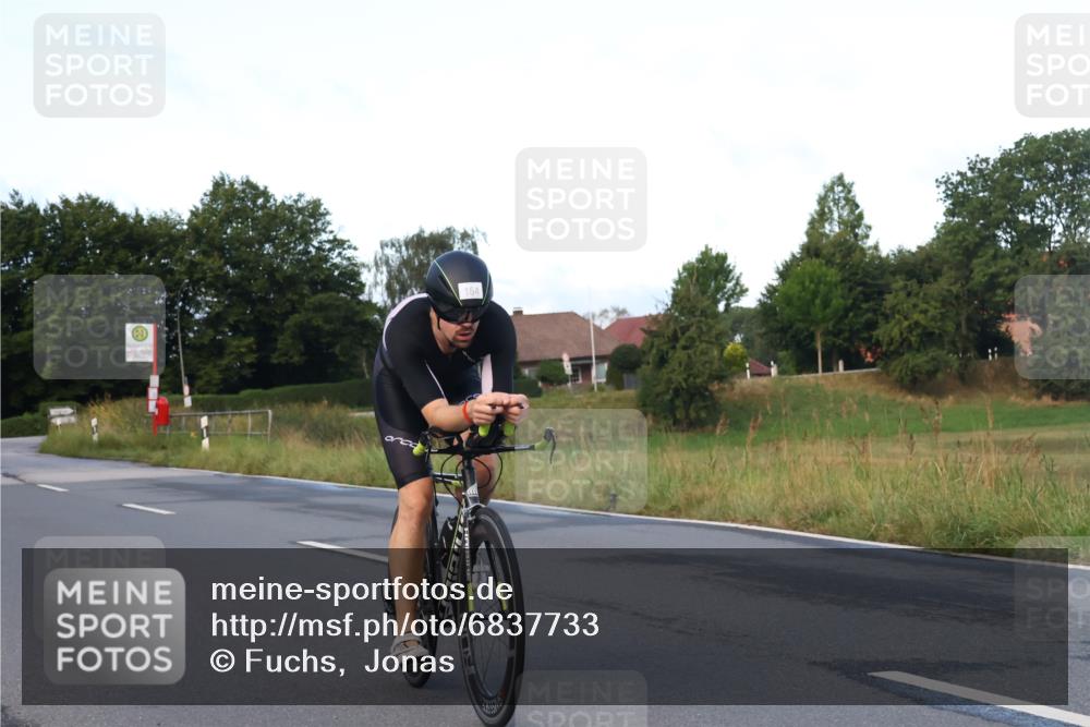 25.08.2024 - Elbe Triathlon Hamburg Fuchs,  Jonas http://msf.ph/oto/6837733 25.08.2024 08:51:03 Radfahren 164 meine-sportfotos.de