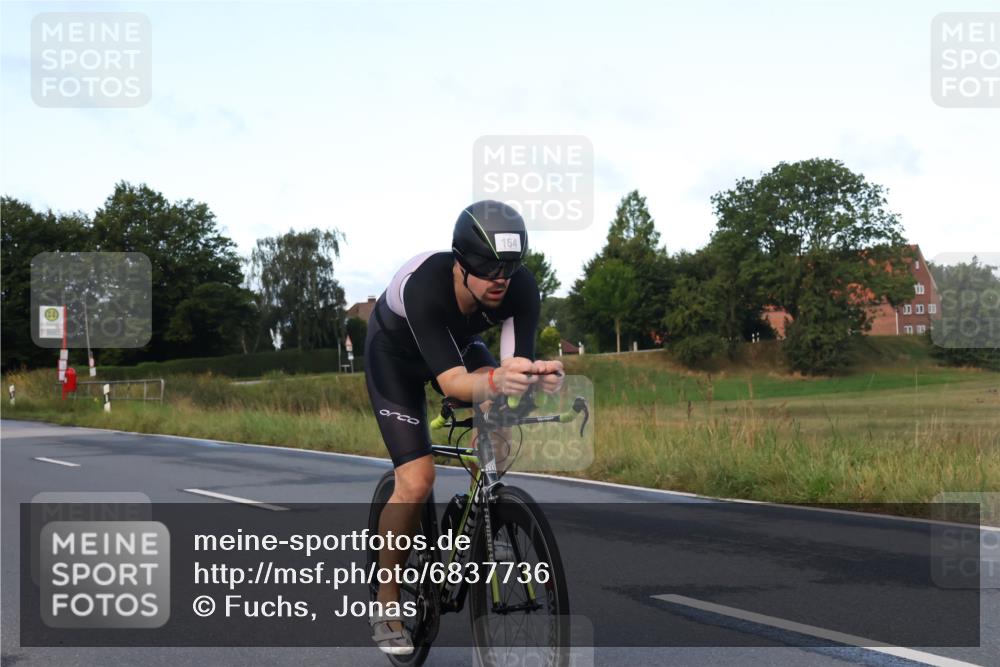 25.08.2024 - Elbe Triathlon Hamburg Fuchs,  Jonas http://msf.ph/oto/6837736 25.08.2024 08:51:03 Radfahren 164 meine-sportfotos.de