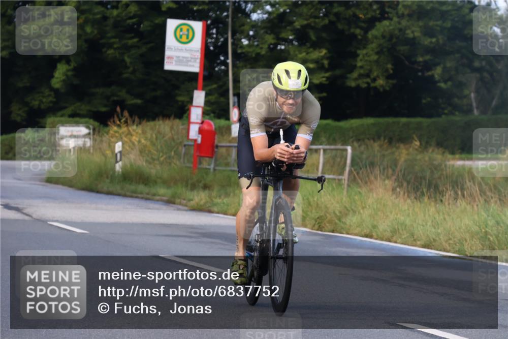 25.08.2024 - Elbe Triathlon Hamburg Fuchs,  Jonas http://msf.ph/oto/6837752 25.08.2024 08:51:21 Radfahren 106 meine-sportfotos.de