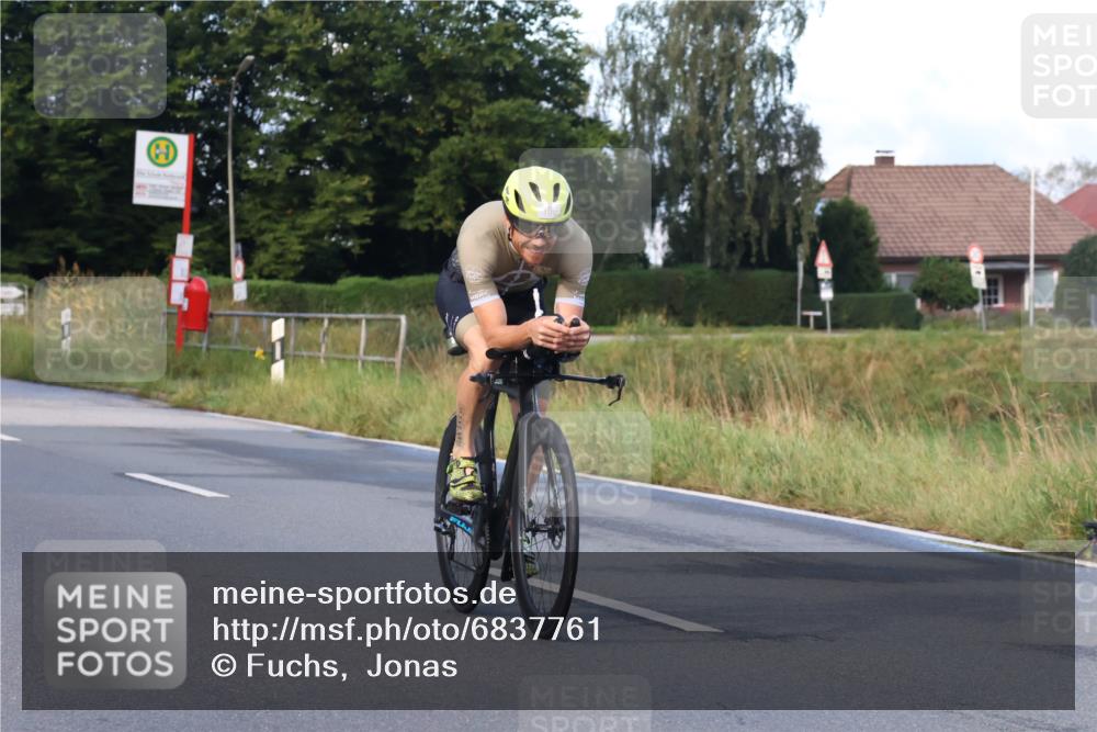 25.08.2024 - Elbe Triathlon Hamburg Fuchs,  Jonas http://msf.ph/oto/6837761 25.08.2024 08:51:22 Radfahren 106 meine-sportfotos.de