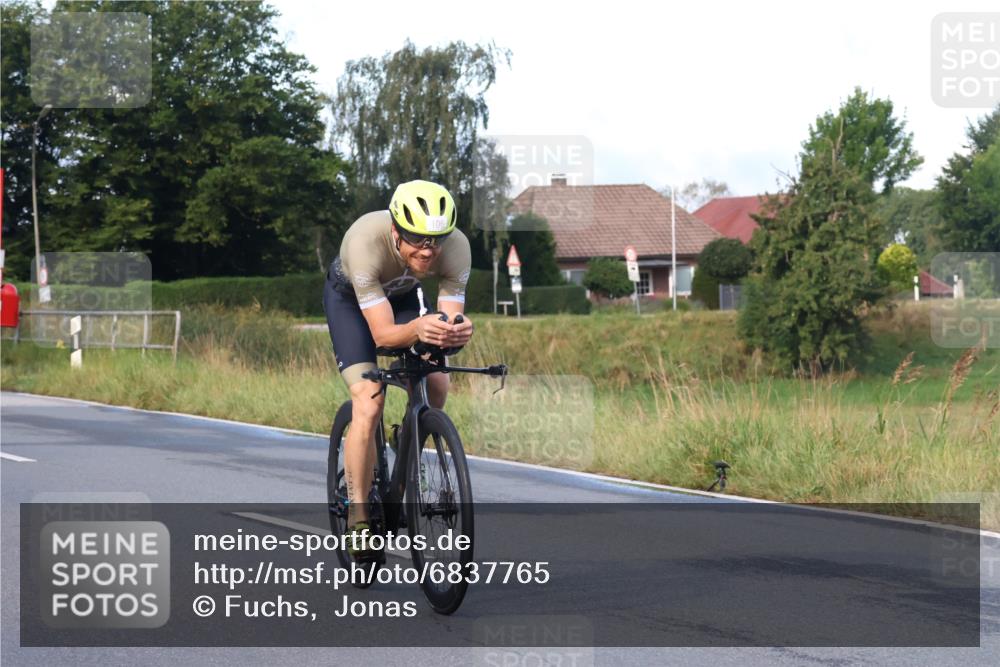 25.08.2024 - Elbe Triathlon Hamburg Fuchs,  Jonas http://msf.ph/oto/6837765 25.08.2024 08:51:22 Radfahren 106 meine-sportfotos.de