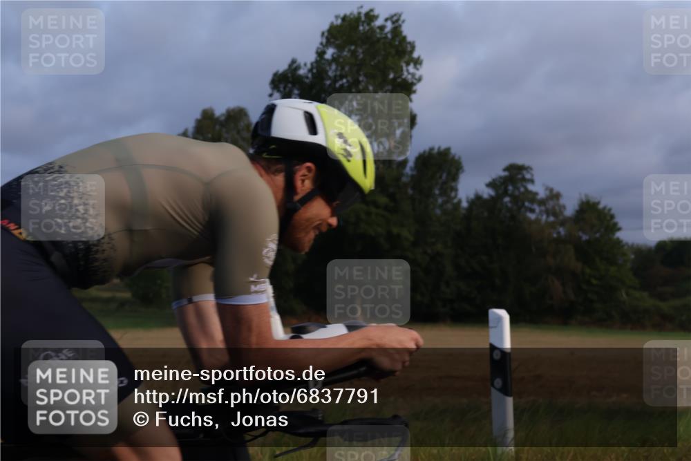 25.08.2024 - Elbe Triathlon Hamburg Fuchs,  Jonas http://msf.ph/oto/6837791 25.08.2024 08:51:23 Radfahren 106 meine-sportfotos.de