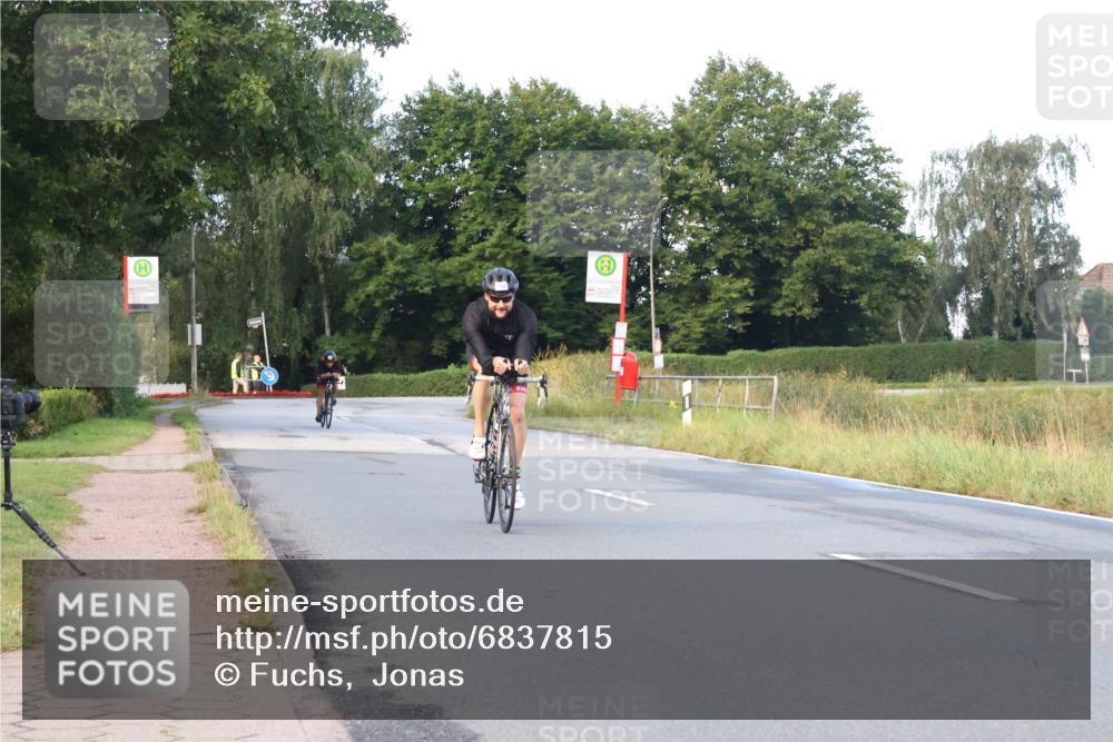 25.08.2024 - Elbe Triathlon Hamburg Fuchs,  Jonas http://msf.ph/oto/6837815 25.08.2024 08:51:39 Radfahren 180, 187 meine-sportfotos.de