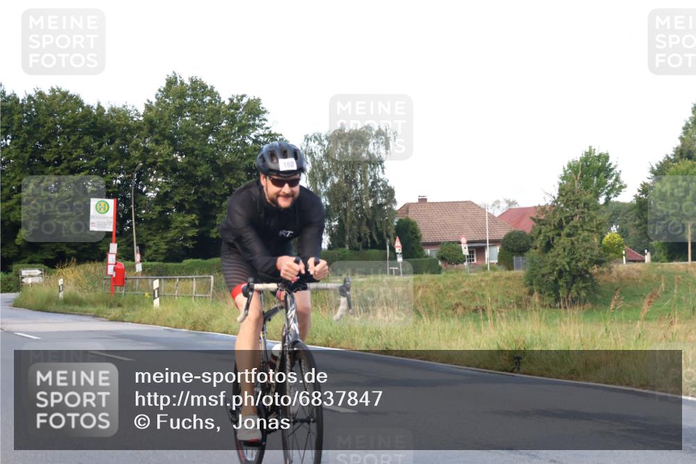 25.08.2024 - Elbe Triathlon Hamburg Fuchs,  Jonas http://msf.ph/oto/6837847 25.08.2024 08:51:40 Radfahren 180, 187 meine-sportfotos.de