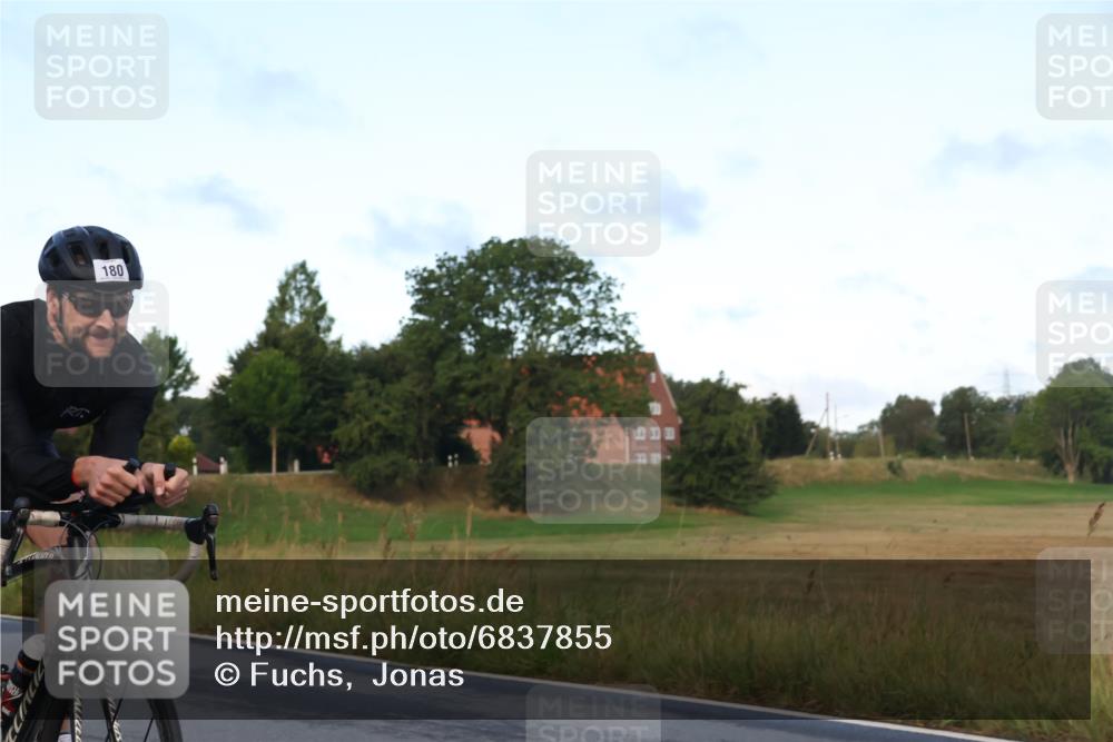 25.08.2024 - Elbe Triathlon Hamburg Fuchs,  Jonas http://msf.ph/oto/6837855 25.08.2024 08:51:40 Radfahren 180, 187 meine-sportfotos.de