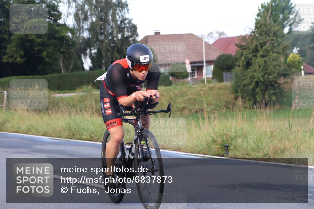 25.08.2024 - Elbe Triathlon Hamburg Fuchs,  Jonas http://msf.ph/oto/6837873 25.08.2024 08:51:42 Radfahren 180, 187 meine-sportfotos.de