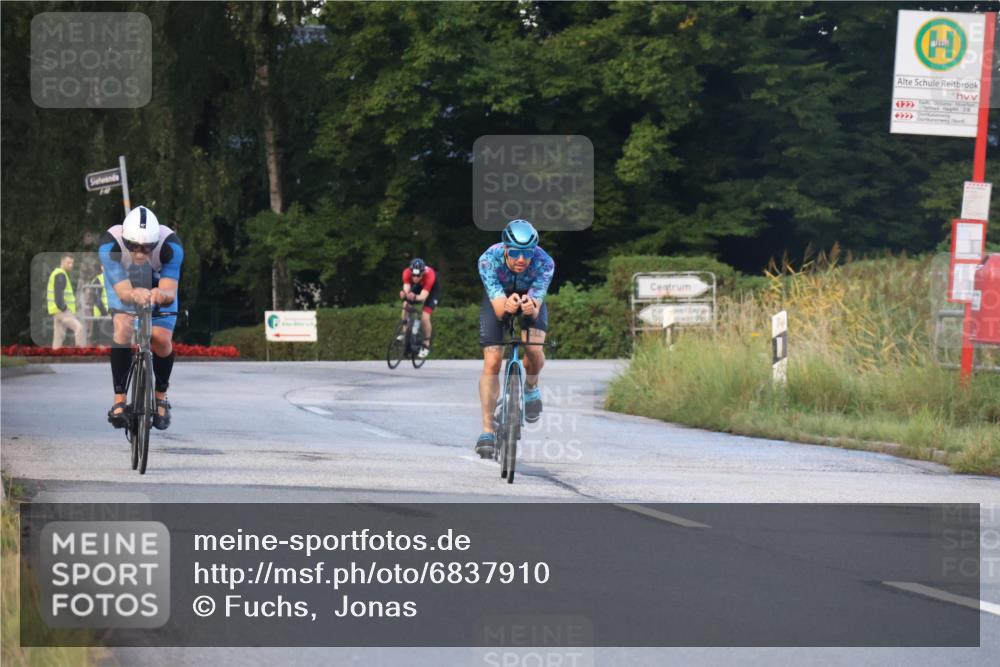 25.08.2024 - Elbe Triathlon Hamburg Fuchs,  Jonas http://msf.ph/oto/6837910 25.08.2024 08:52:37 Radfahren 71, 176 meine-sportfotos.de