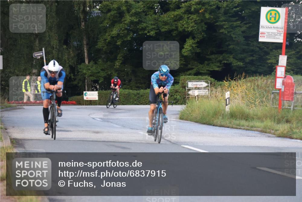 25.08.2024 - Elbe Triathlon Hamburg Fuchs,  Jonas http://msf.ph/oto/6837915 25.08.2024 08:52:37 Radfahren 71, 176 meine-sportfotos.de