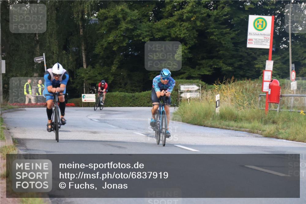25.08.2024 - Elbe Triathlon Hamburg Fuchs,  Jonas http://msf.ph/oto/6837919 25.08.2024 08:52:38 Radfahren 71, 176, 79 meine-sportfotos.de