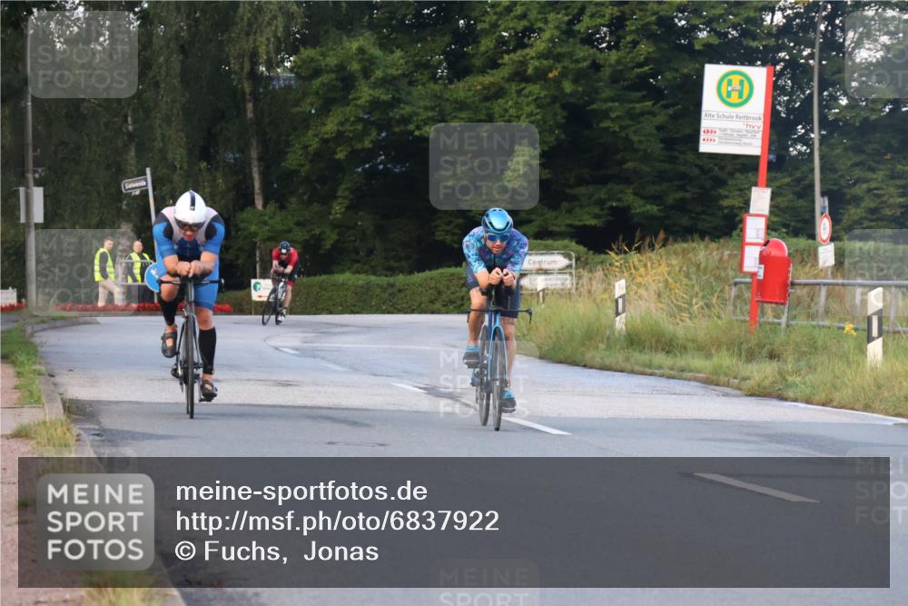 25.08.2024 - Elbe Triathlon Hamburg Fuchs,  Jonas http://msf.ph/oto/6837922 25.08.2024 08:52:38 Radfahren 71, 176, 79 meine-sportfotos.de