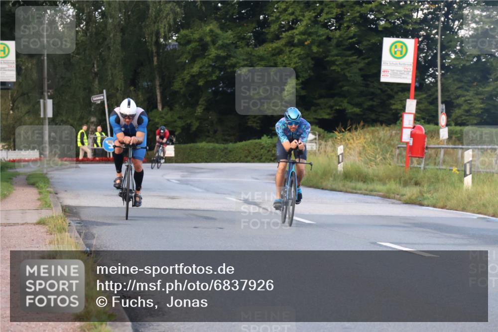 25.08.2024 - Elbe Triathlon Hamburg Fuchs,  Jonas http://msf.ph/oto/6837926 25.08.2024 08:52:38 Radfahren 71, 176, 79 meine-sportfotos.de