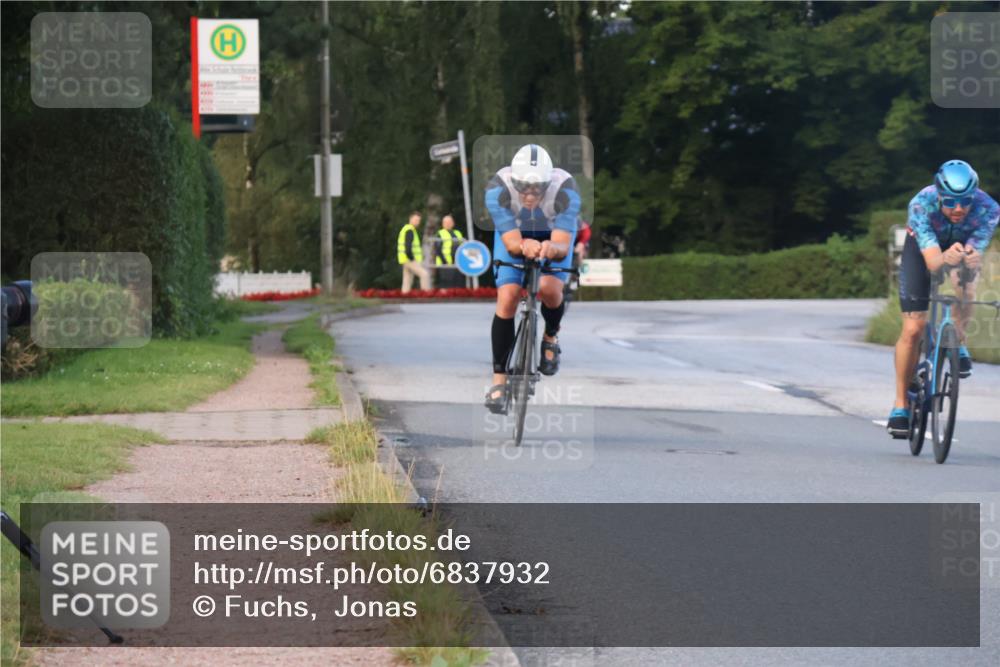 25.08.2024 - Elbe Triathlon Hamburg Fuchs,  Jonas http://msf.ph/oto/6837932 25.08.2024 08:52:38 Radfahren 71, 176, 79 meine-sportfotos.de