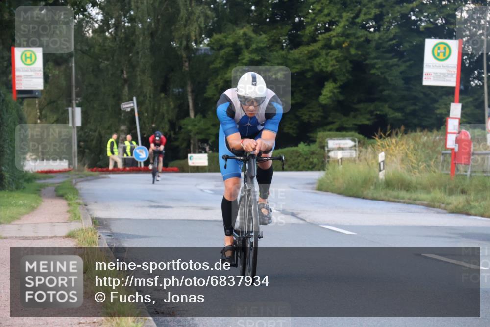 25.08.2024 - Elbe Triathlon Hamburg Fuchs,  Jonas http://msf.ph/oto/6837934 25.08.2024 08:52:39 Radfahren 71, 176, 79 meine-sportfotos.de