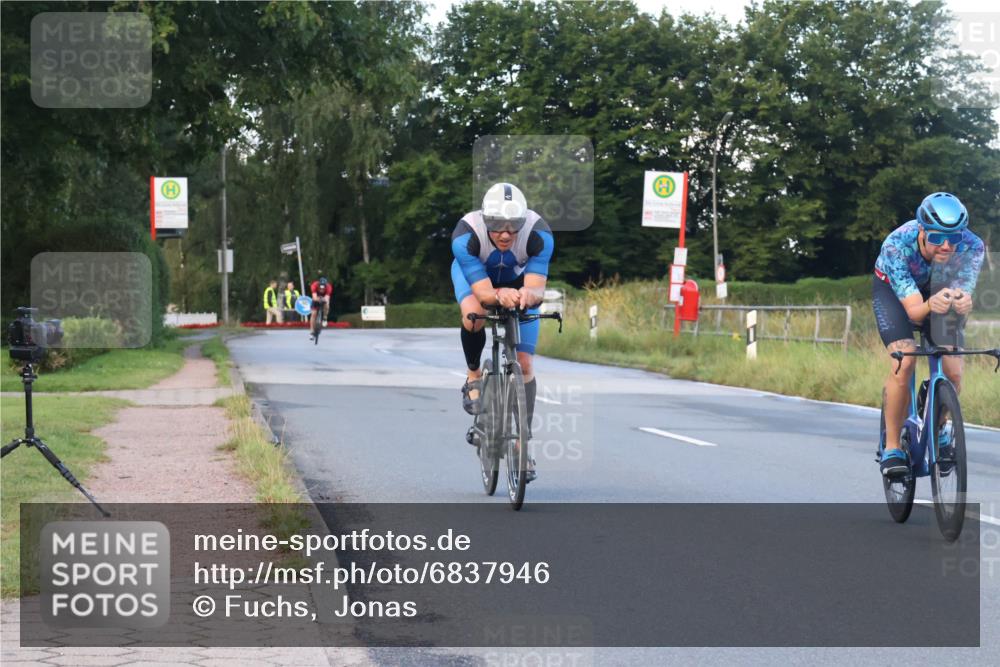 25.08.2024 - Elbe Triathlon Hamburg Fuchs,  Jonas http://msf.ph/oto/6837946 25.08.2024 08:52:39 Radfahren 71, 176, 79 meine-sportfotos.de