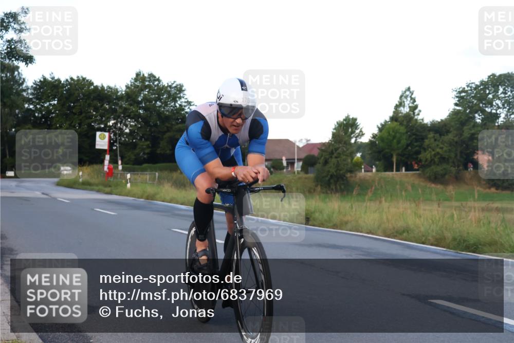 25.08.2024 - Elbe Triathlon Hamburg Fuchs,  Jonas http://msf.ph/oto/6837969 25.08.2024 08:52:40 Radfahren 71, 176, 79 meine-sportfotos.de