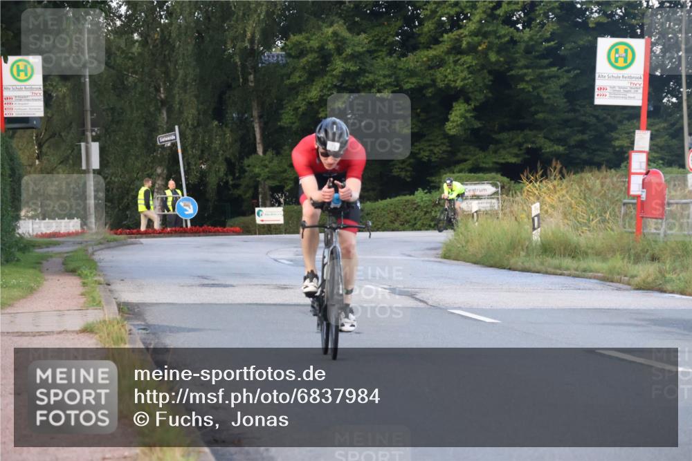 25.08.2024 - Elbe Triathlon Hamburg Fuchs,  Jonas http://msf.ph/oto/6837984 25.08.2024 08:52:43 Radfahren 71, 176, 79 meine-sportfotos.de