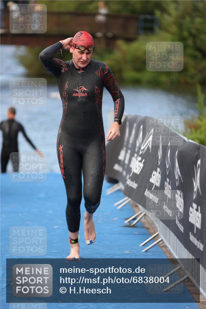 25.08.2024 - Elbe Triathlon Hamburg H.Heesch http://msf.ph/oto/6838004 25.08.2024 08:40:45 Schwimmen 62, 73, 107 meine-sportfotos.de