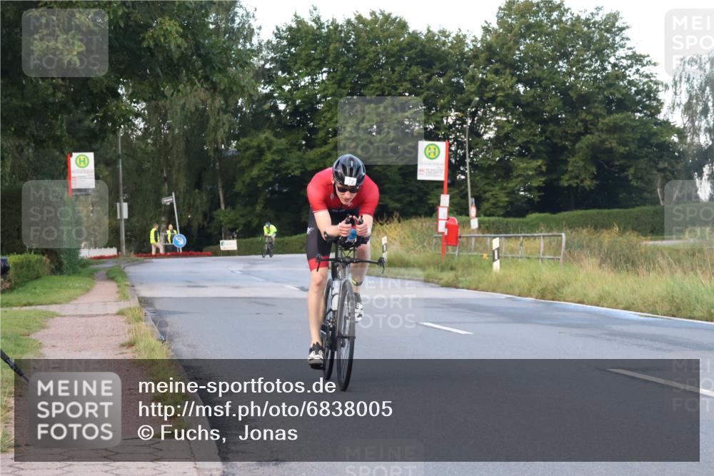 25.08.2024 - Elbe Triathlon Hamburg Fuchs,  Jonas http://msf.ph/oto/6838005 25.08.2024 08:52:44 Radfahren 71, 176, 79 meine-sportfotos.de