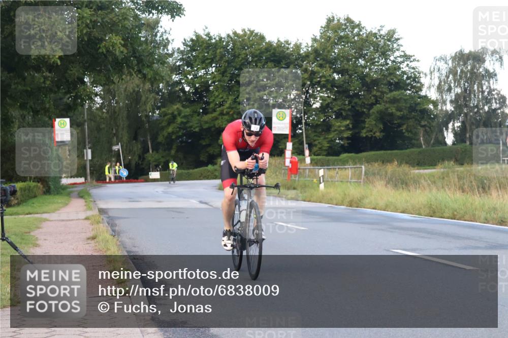 25.08.2024 - Elbe Triathlon Hamburg Fuchs,  Jonas http://msf.ph/oto/6838009 25.08.2024 08:52:44 Radfahren 71, 176, 79 meine-sportfotos.de