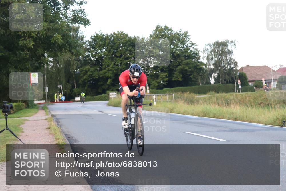 25.08.2024 - Elbe Triathlon Hamburg Fuchs,  Jonas http://msf.ph/oto/6838013 25.08.2024 08:52:44 Radfahren 71, 176, 79 meine-sportfotos.de
