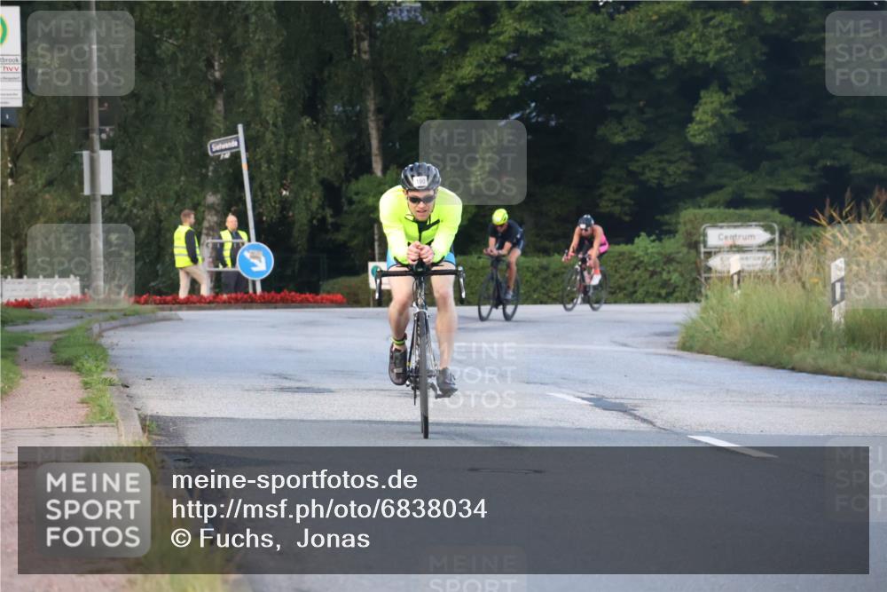 25.08.2024 - Elbe Triathlon Hamburg Fuchs,  Jonas http://msf.ph/oto/6838034 25.08.2024 08:52:49 Radfahren 79, 190 meine-sportfotos.de