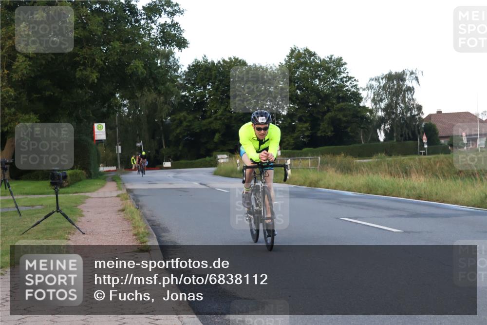 25.08.2024 - Elbe Triathlon Hamburg Fuchs,  Jonas http://msf.ph/oto/6838112 25.08.2024 08:52:51 Radfahren 190, 80, 174 meine-sportfotos.de