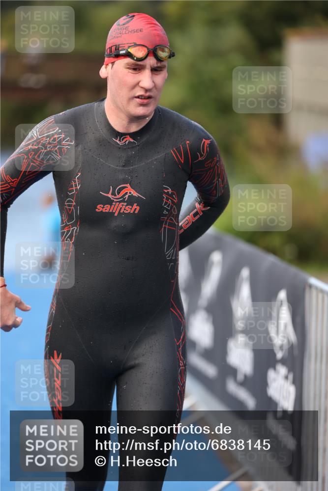 25.08.2024 - Elbe Triathlon Hamburg H.Heesch http://msf.ph/oto/6838145 25.08.2024 08:40:47 Schwimmen 62, 73, 107 meine-sportfotos.de
