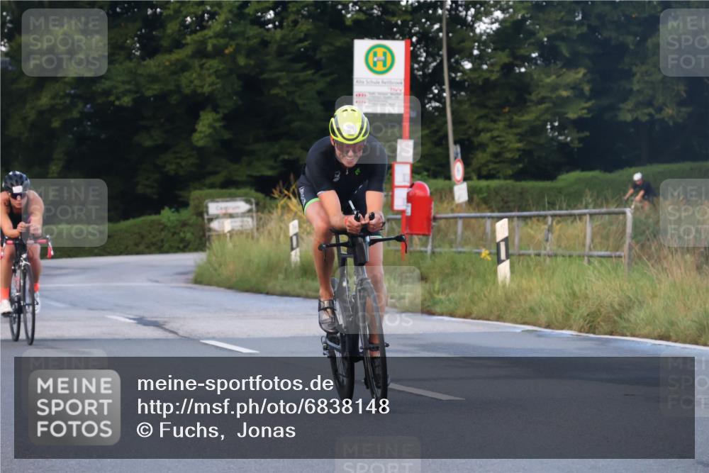 25.08.2024 - Elbe Triathlon Hamburg Fuchs,  Jonas http://msf.ph/oto/6838148 25.08.2024 08:52:55 Radfahren 190, 80, 174 meine-sportfotos.de